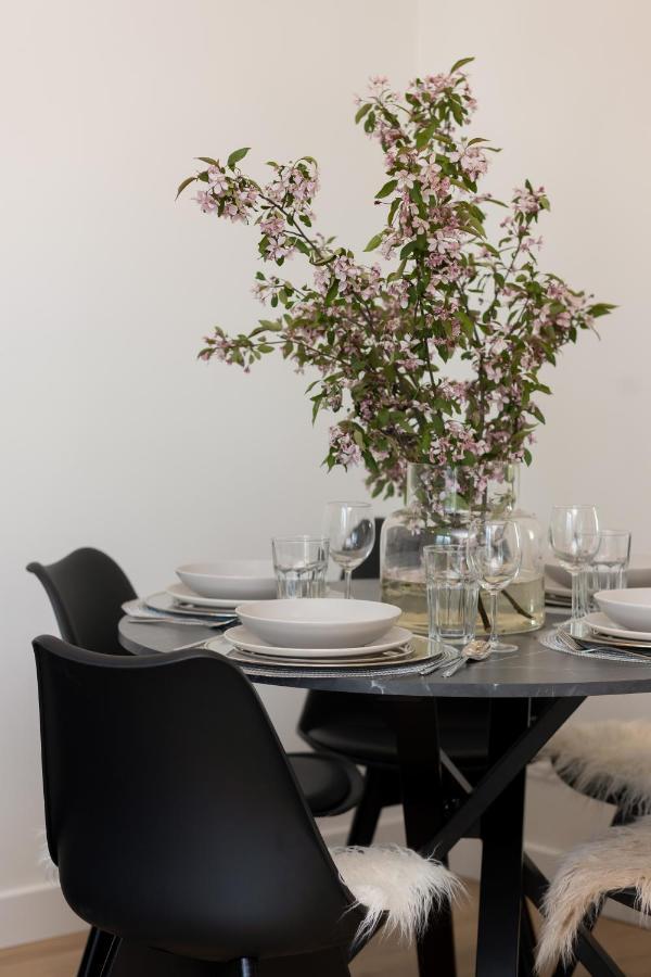 Fashionable Center By Renters Apartament